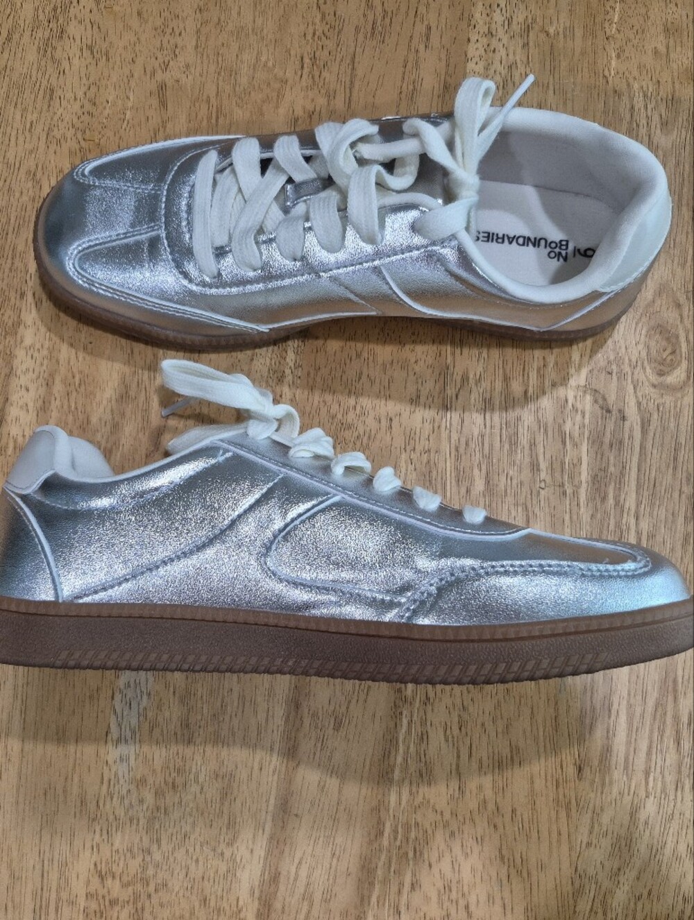 NWOT No Boundaries Silver Metallic Low-Top Sneakers